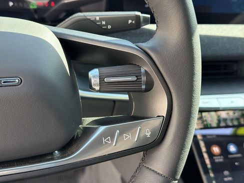 Used 2025 Lucid Air Touring AWD/4WD image 33