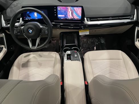 Used 2025 BMW X1 xDrive28i w/ Convenience Package image 16