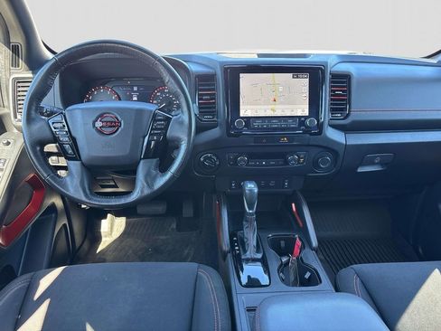 Used 2022 Nissan Frontier PRO-4X AWD/4WD image 11