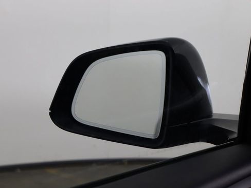 Used 2023 Tesla Model Y Performance image 41