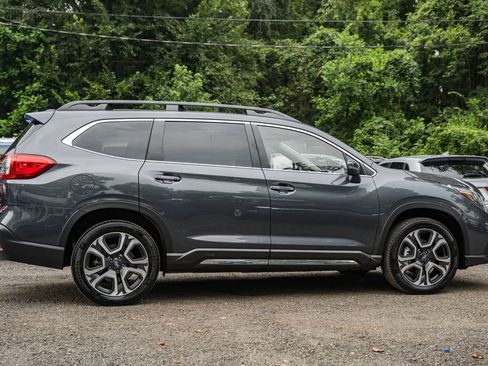 Used 2023 Subaru Ascent Limited image 3