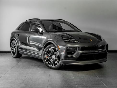 Certified 2024 Porsche Macan 4 Electric image 9