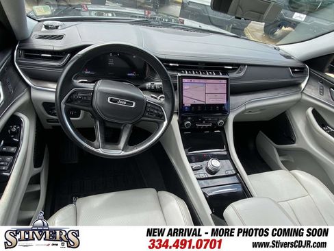 Used 2021 Jeep Grand Cherokee L Overland w/ Luxury Tech Group IV AWD/4WD image 15