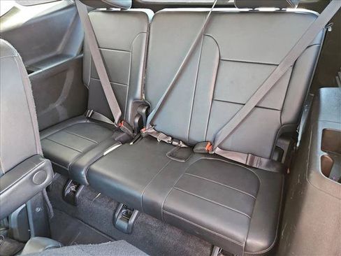 Used 2018 Chevrolet Traverse LT w/ LPO, Cargo Package FWD image 20