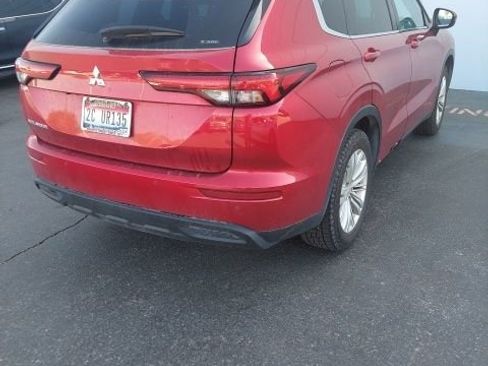 Used 2023 Mitsubishi Outlander ES AWD/4WD image 7