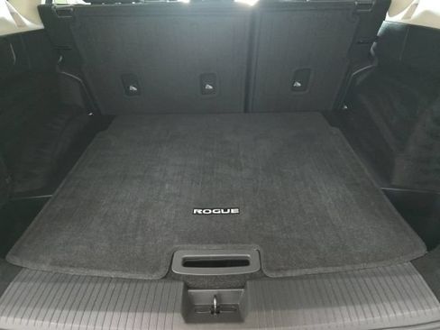 Used 2026 Nissan Rogue SV AWD/4WD image 8
