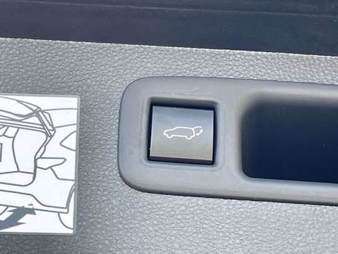 Used 2023 Toyota Highlander Platinum image 15