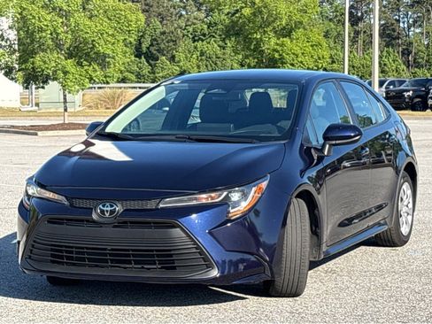 Used 2024 Toyota Corolla LE FWD image 3