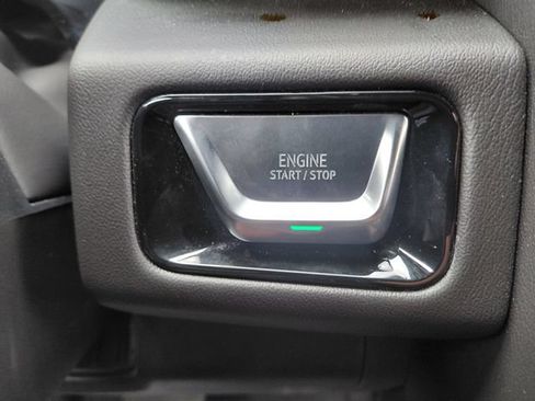 Used 2025 GMC Yukon Denali AWD/4WD image 35