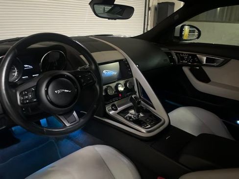 Used 2017 Jaguar F-TYPE Coupe RWD image 9