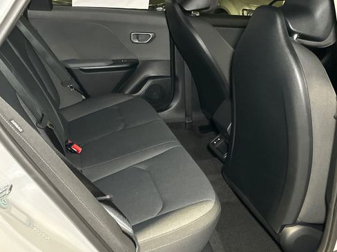 New 2025 Kia K4 LXS image 13