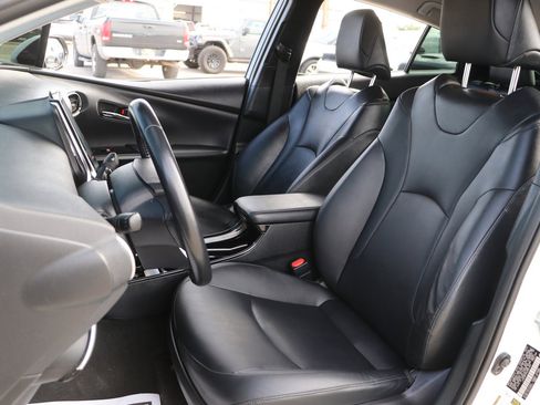 Used 2017 Toyota Prius Prime FWD image 14