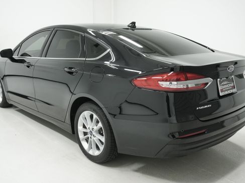 Used 2020 Ford Fusion SE image 6