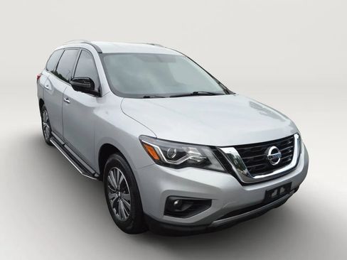 Used 2019 Nissan Pathfinder SV AWD/4WD image 12