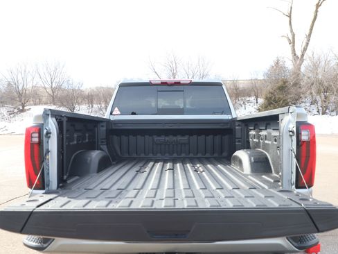 Used 2025 GMC Sierra 2500 Denali Ultimate AWD/4WD image 17