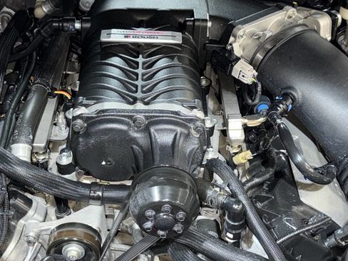 Used 2017 Ford Mustang GT Premium image 5