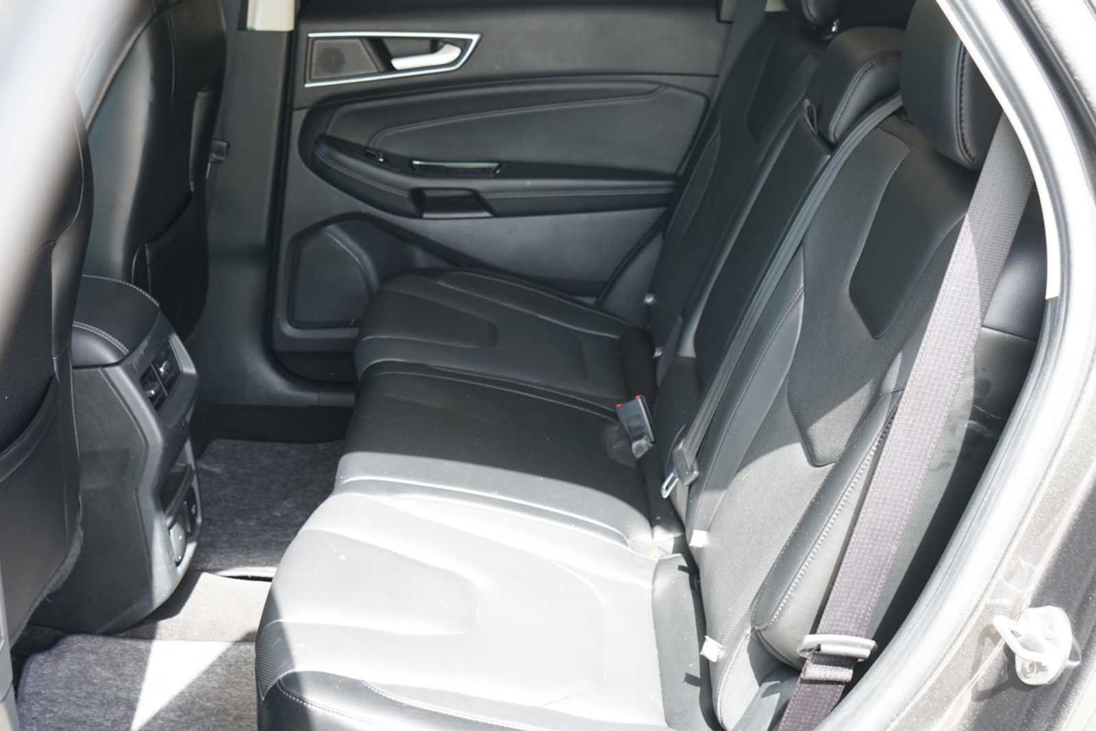 Used 2019 Ford Edge Titanium w/ Equipment Group 301A FWD image 20