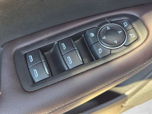 Used 2021 Cadillac XT6 Premium Luxury FWD image 12