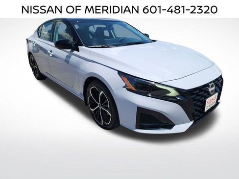 New 2026 Nissan Altima 2.5 SR w/ SR Premium Package FWD image 7