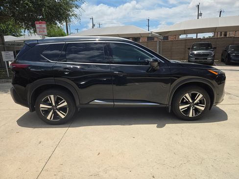 Used 2023 Nissan Rogue SL w/ SL Premium Package FWD image 2