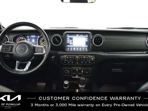 Used 2018 Jeep Wrangler Unlimited Sahara AWD/4WD image 18