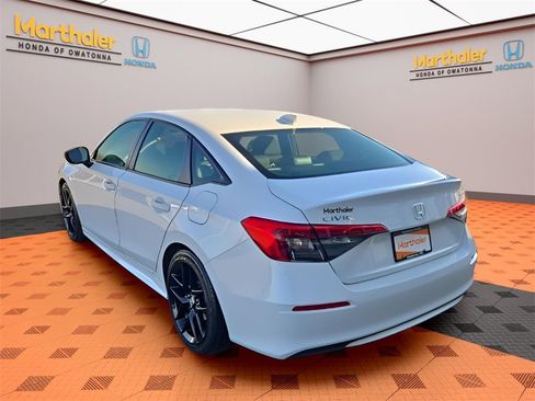 Used 2023 Honda Civic Sport image 3