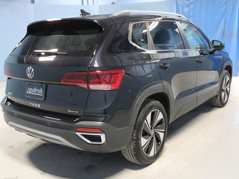 Used 2024 Volkswagen Taos SE image 28