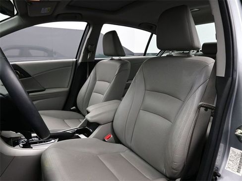 Used 2017 Honda Accord EX-L image 5