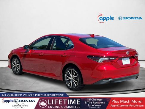 Used 2023 Toyota Camry XLE FWD image 4