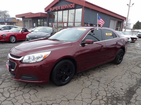 Used 2016 Chevrolet Malibu LT image 1