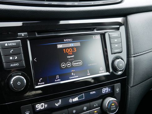 Used 2019 Nissan Rogue SV image 21