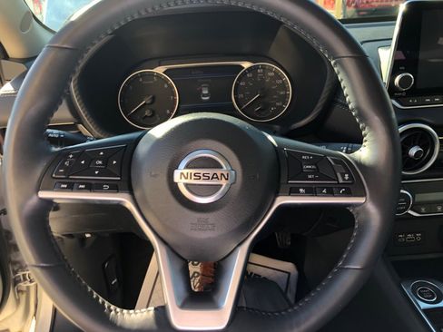 Used 2021 Nissan Sentra SV FWD image 16