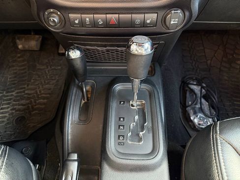 Used 2016 Jeep Wrangler Unlimited Rubicon image 19