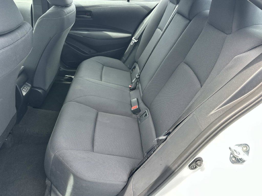 Used 2025 Toyota Corolla LE FWD image 11
