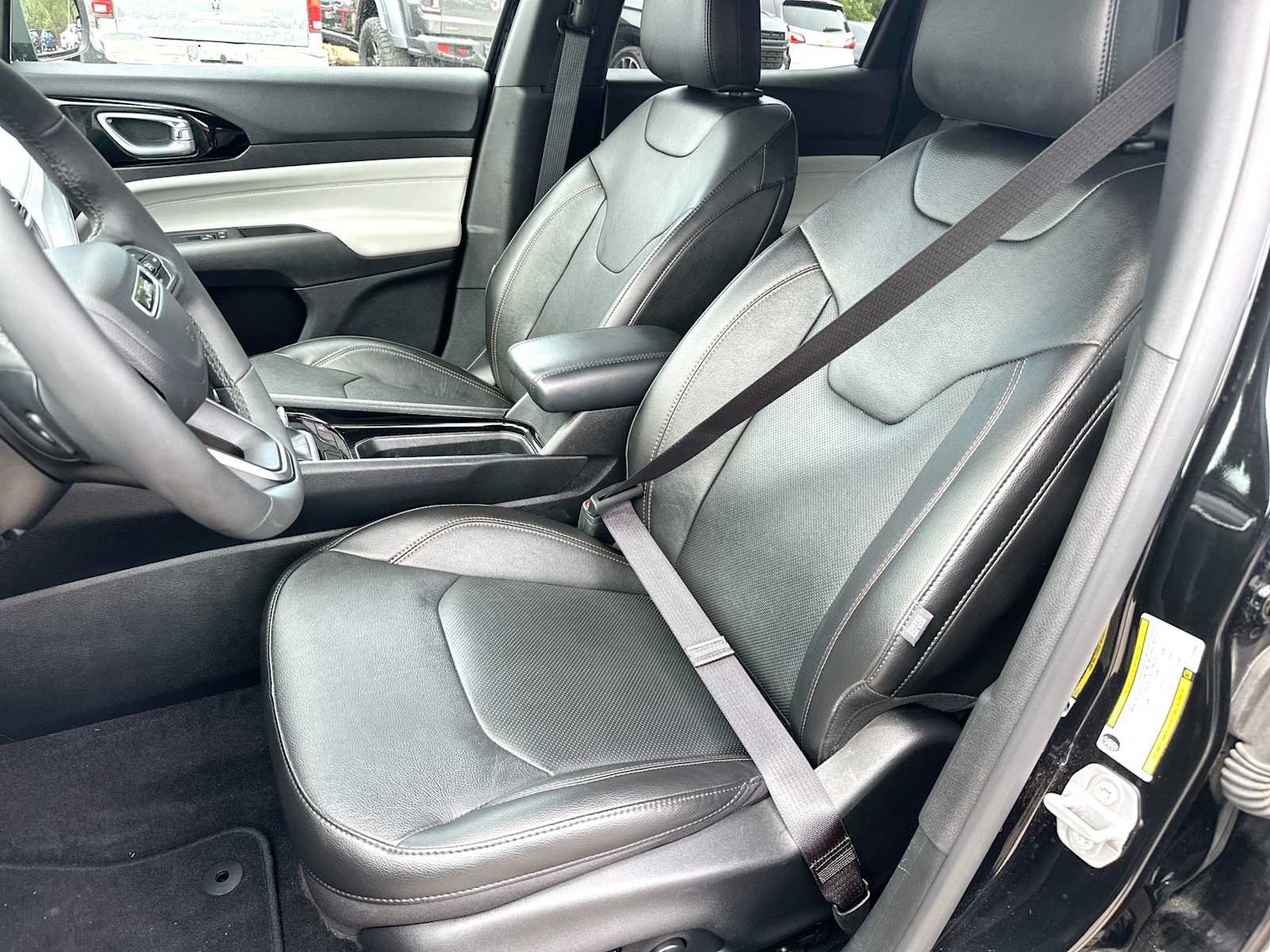 Used 2023 Jeep Compass Limited AWD/4WD image 17