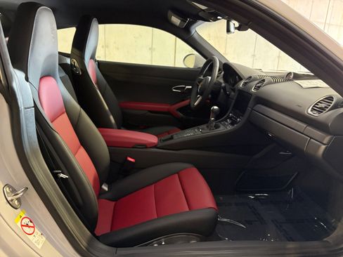 Certified 2024 Porsche 718 Cayman S RWD image 22