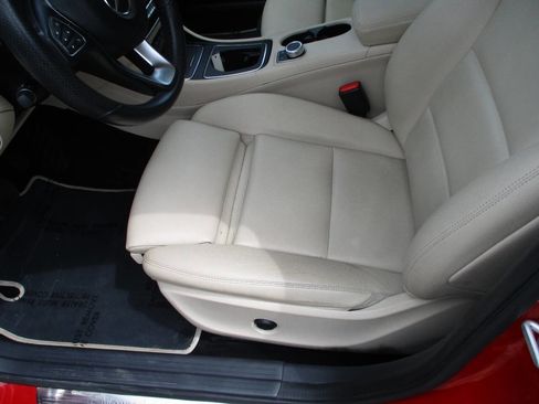 Used 2018 Mercedes-Benz GLA 250 4MATIC image 5