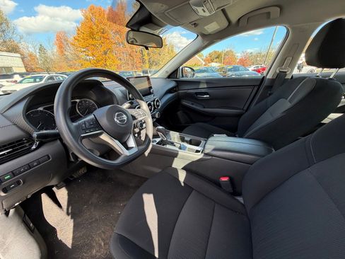 Used 2023 Nissan Sentra SV image 9