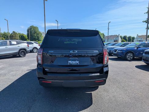 Used 2021 Chevrolet Suburban Z71 w/ Z71 Signature Package AWD/4WD image 6