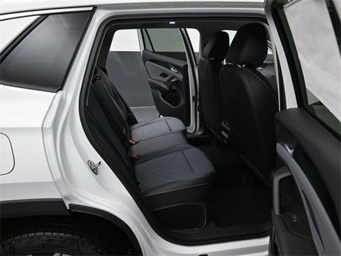 New 2026 Volkswagen Tiguan SE image 13