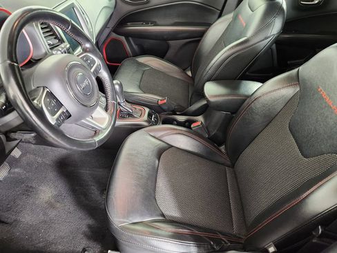 Used 2020 Jeep Compass Trailhawk AWD/4WD image 13