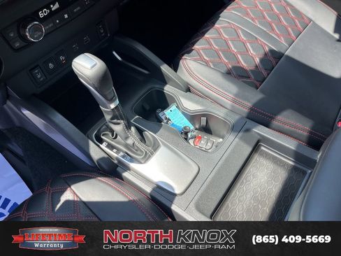 Used 2025 Nissan Frontier SV w/ SV Convenience Package AWD/4WD image 11
