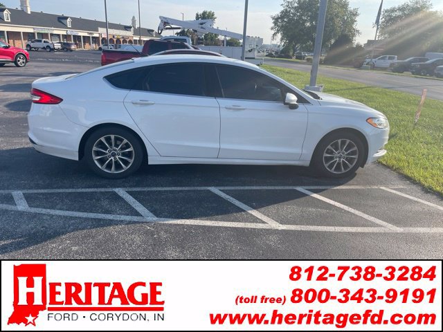 Used 2017 Ford Fusion SE FWD image 1
