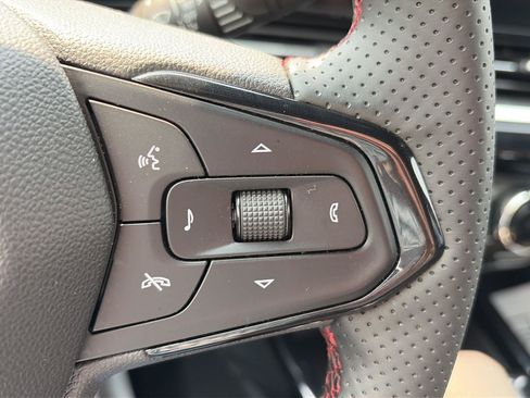 Used 2025 Chevrolet Trax RS w/ Driver Confidence Package FWD image 29
