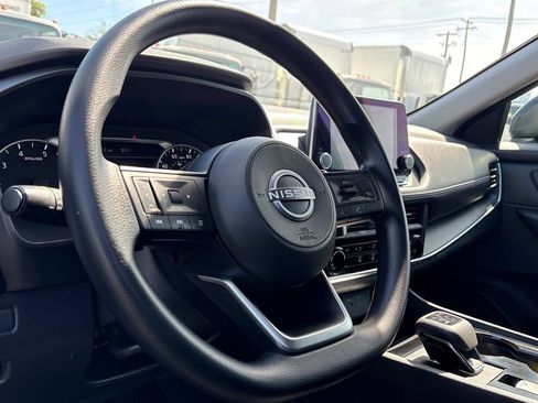 Used 2024 Nissan Rogue S FWD image 5