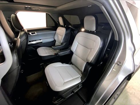 Used 2021 Ford Explorer XLT w/ Equipment Group 202A image 20