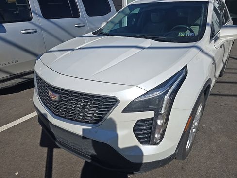 Used 2023 Cadillac XT4 Luxury w/ Cold Weather Package image 2