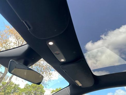 Used 2026 Tesla Model Y Long Range AWD/4WD image 22