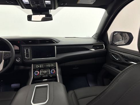 Used 2023 GMC Yukon Denali w/ LPO, Floor Liner Package RWD image 30