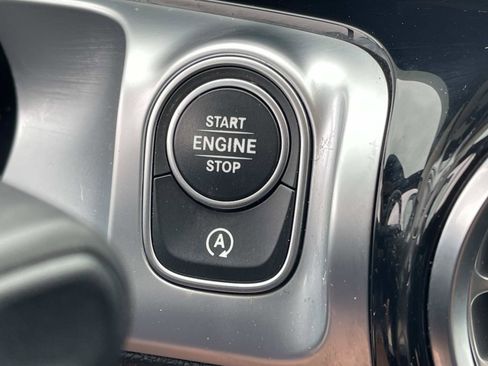 Certified 2022 Mercedes-Benz GLB 250 image 36